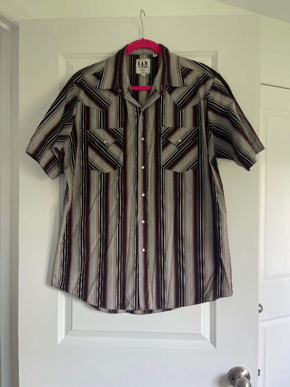 ELY Cattleman Collared Button Down Shirt